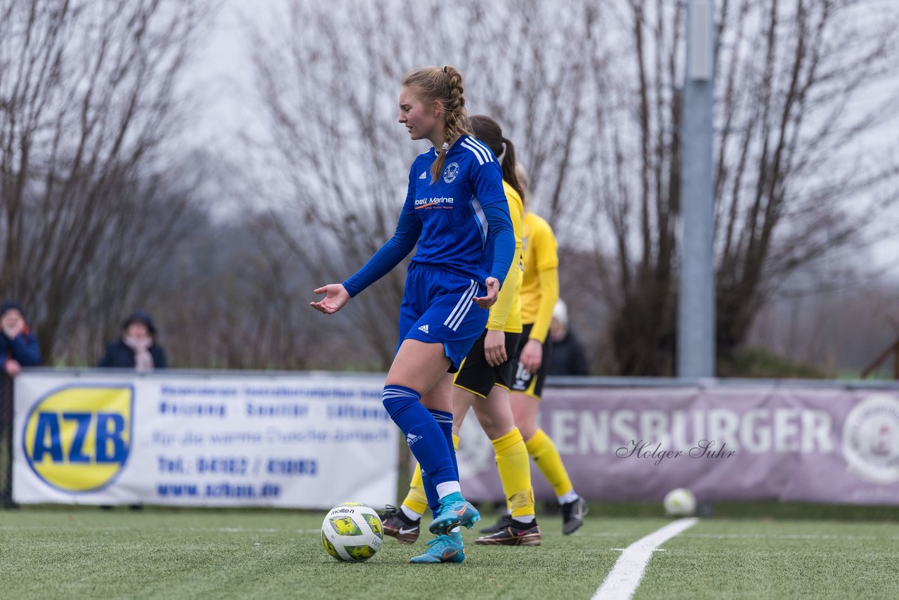 Bild 333 - F SSC Hagen Ahrensburg - SV Frisia Risum-Lindholm : Ergebnis: 1:2